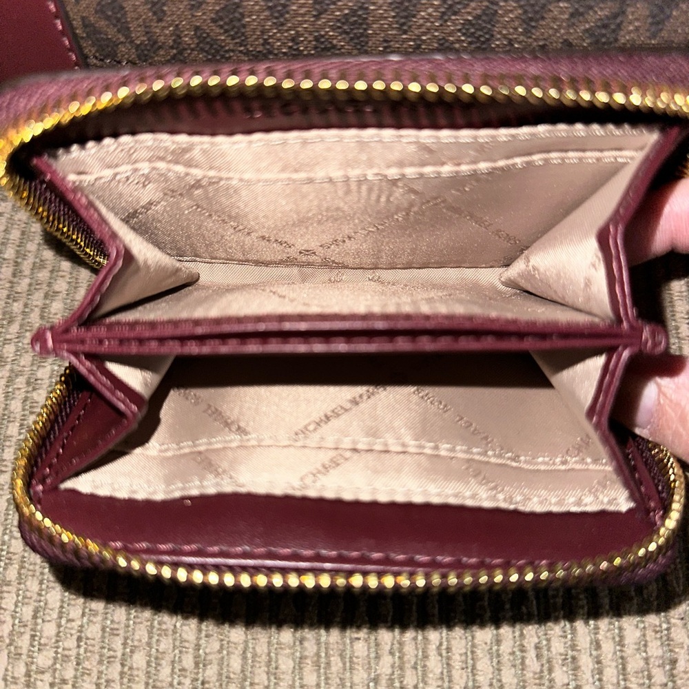 Michael Kors Mercer Medium Messenger With Strap and Card Case Wallet Merlot - Picture 7 of 8